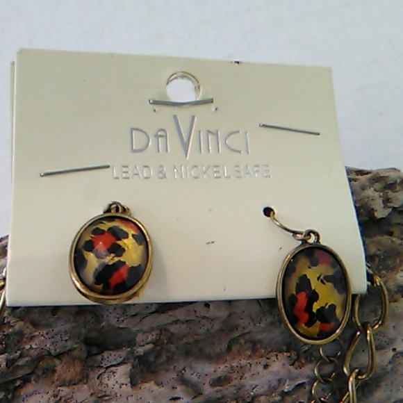 Nwt Leopard necklace - Picture 2 of 8